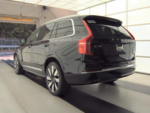 Used 2024 Volvo XC90 T8 Plus AWD/4WD image 7