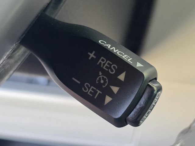 Used 2015 Toyota Highlander XLE FWD image 29