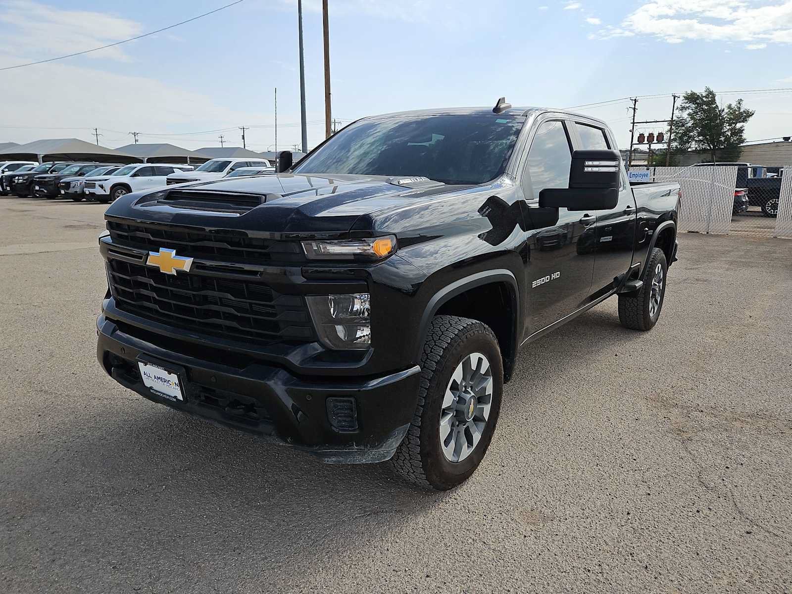 Used 2025 Chevrolet Silverado 2500 Custom w/ Custom Value Package AWD/4WD image 4