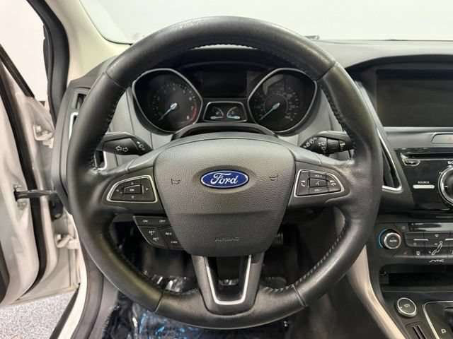 Used 2016 Ford Focus Titanium FWD image 23