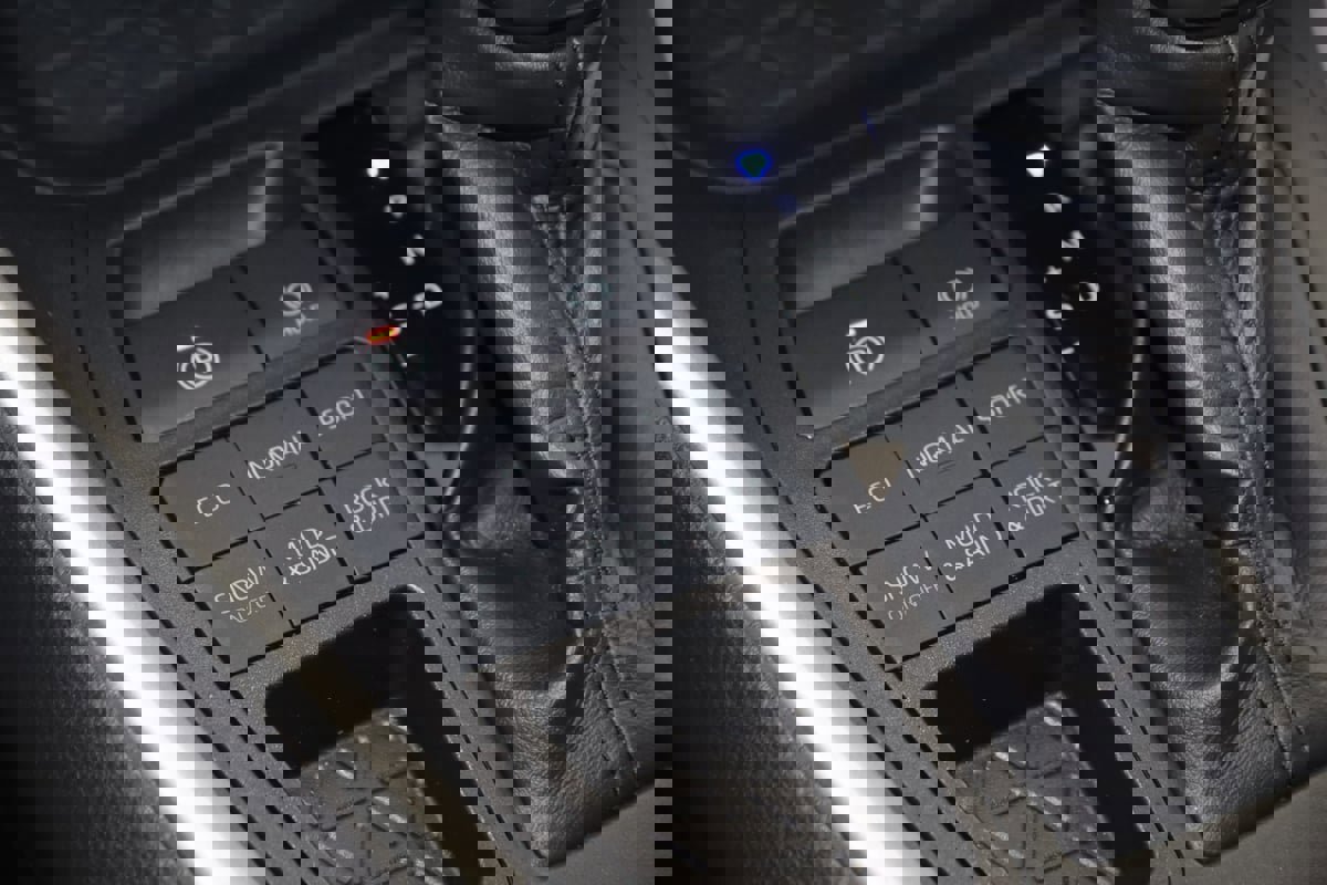 Used 2019 Toyota RAV4 XLE Premium image 25