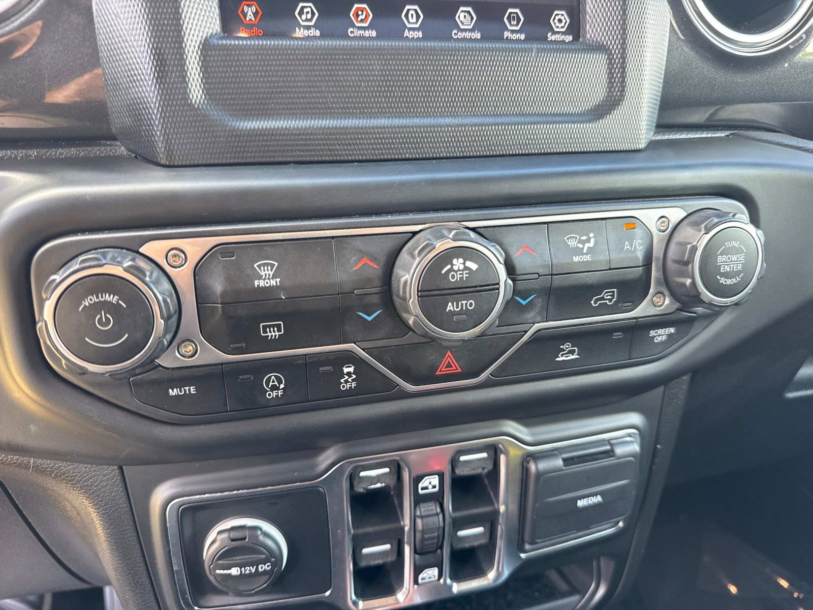 Certified 2021 Jeep Wrangler Unlimited Sahara AWD/4WD image 23