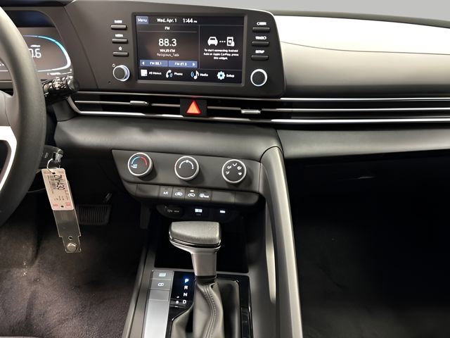 New 2026 Hyundai Elantra SE image 18