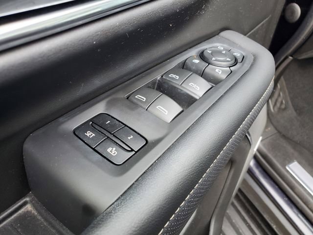 Used 2023 GMC Yukon SLT w/ SLT Luxury Package image 20