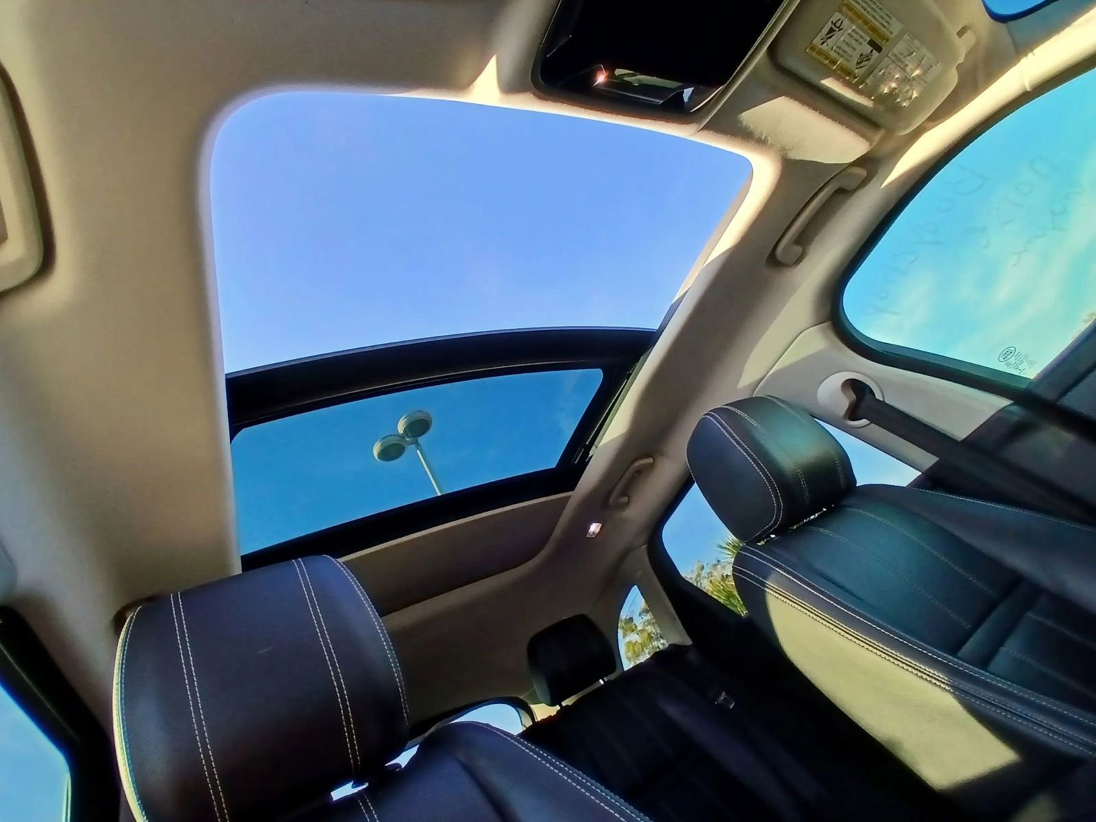 Used 2018 Land Rover Range Rover Velar S image 17