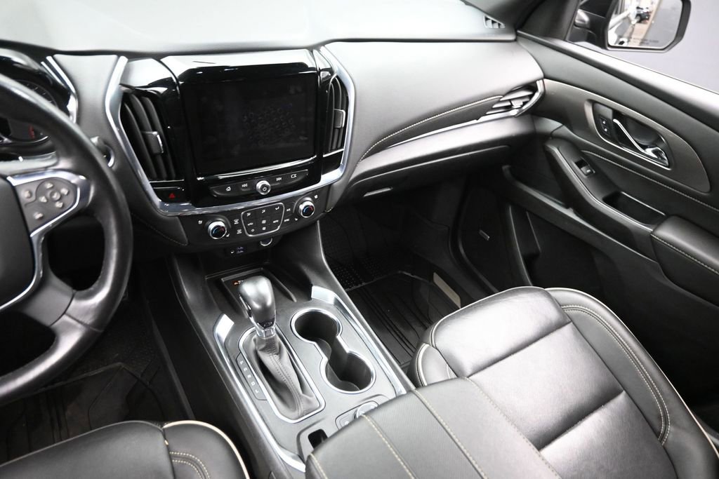 Used 2022 Chevrolet Traverse Premier AWD/4WD image 17