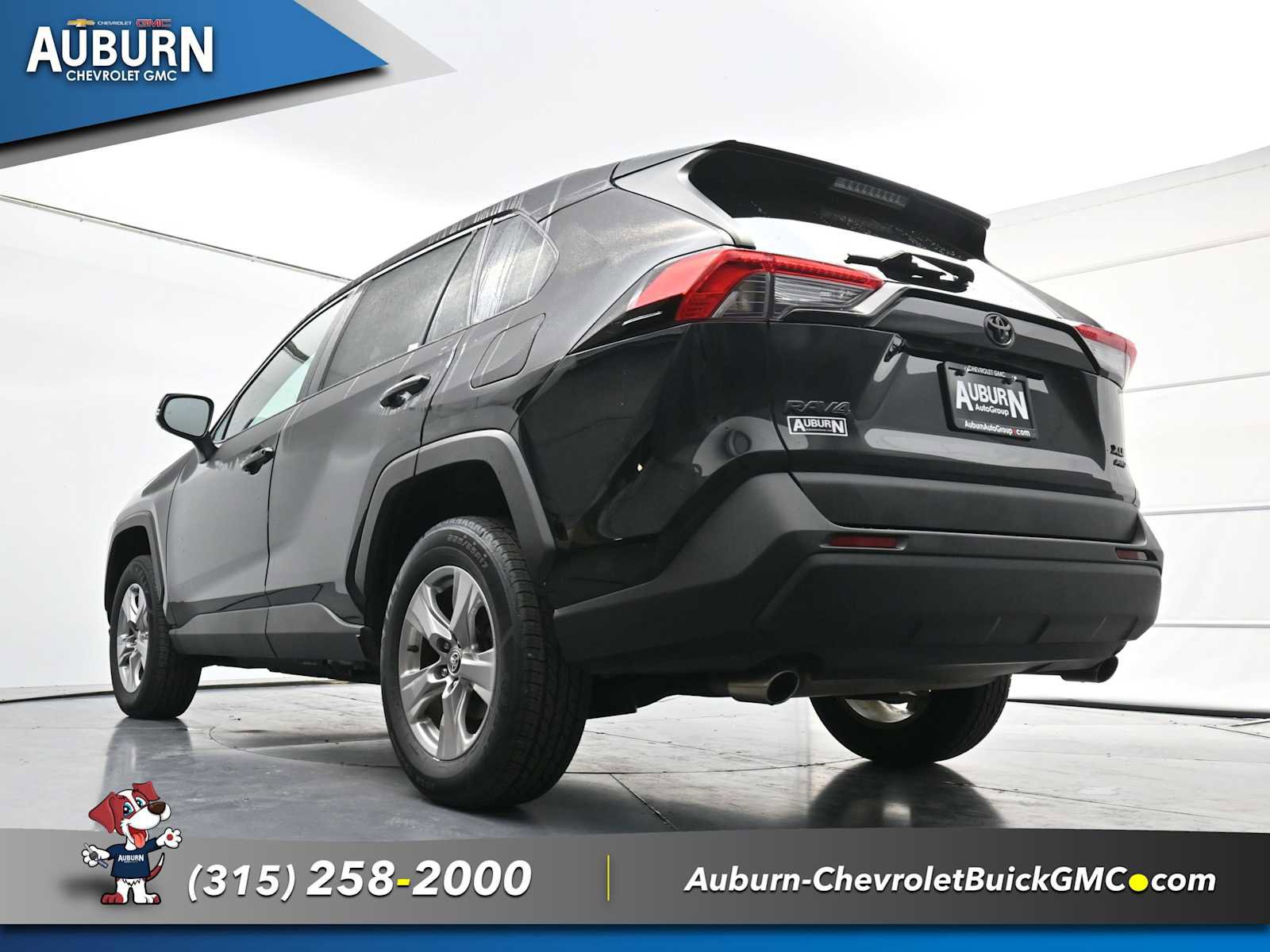Used 2022 Toyota RAV4 XLE image 21