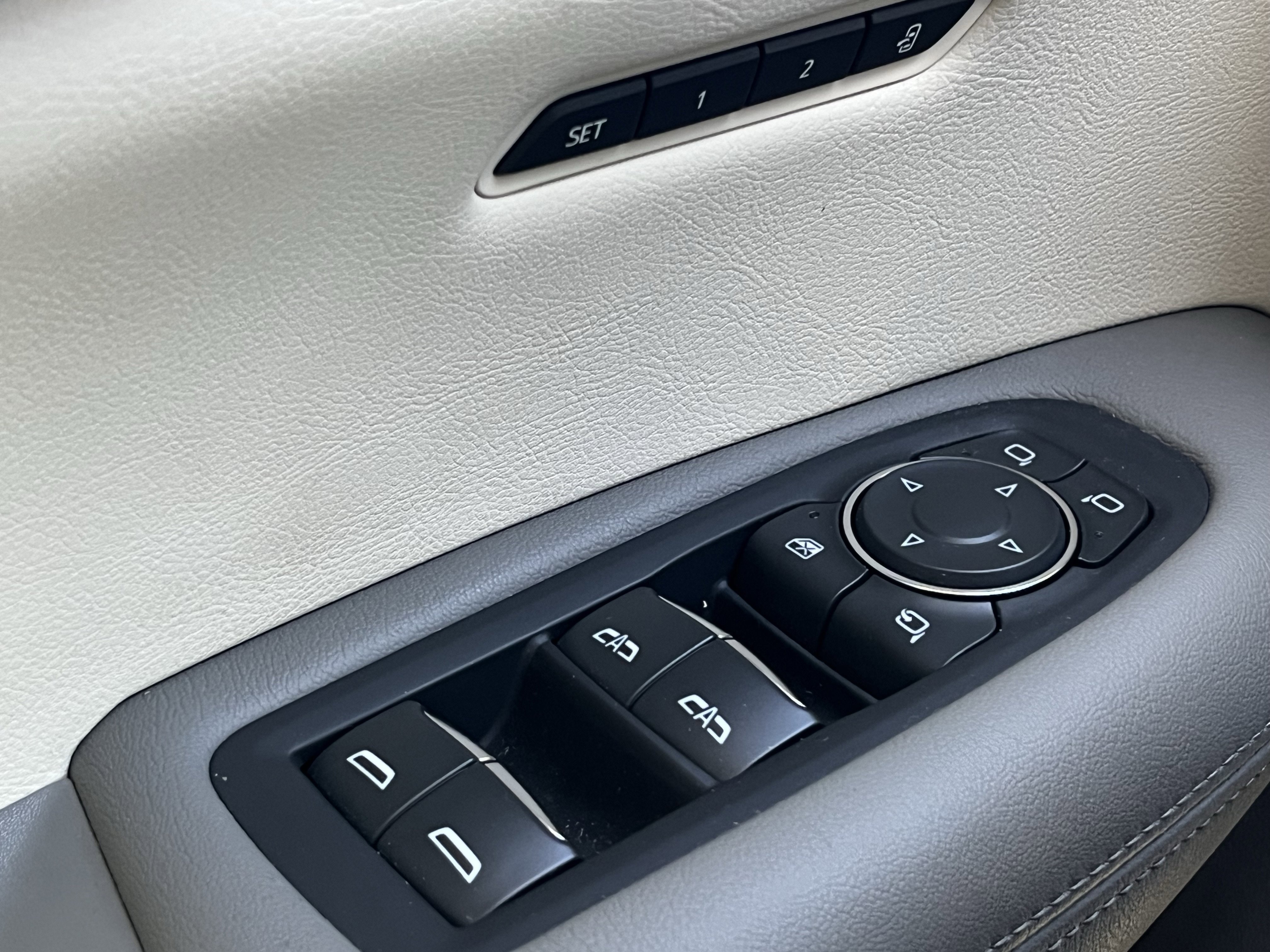Certified 2023 Cadillac XT5 Premium Luxury FWD image 23