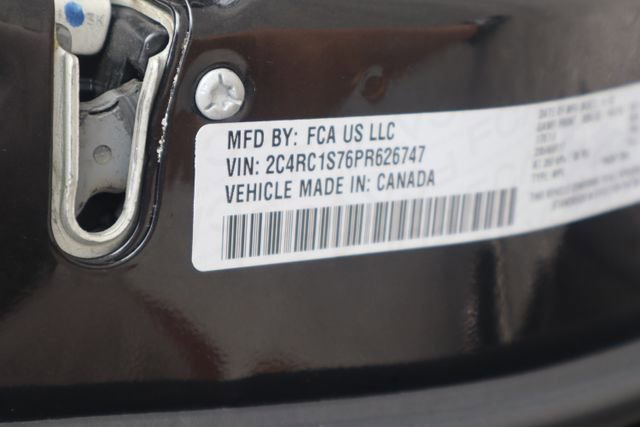 Used 2023 Chrysler Pacifica Limited FWD image 19