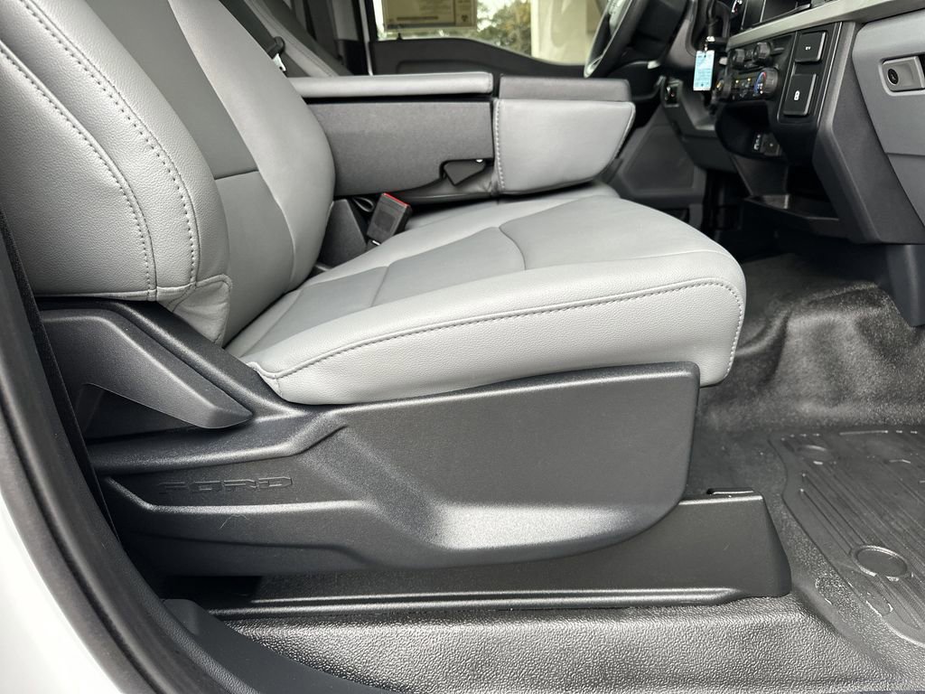 Used 2024 Ford F350 XL w/ XL Chrome Package image 32