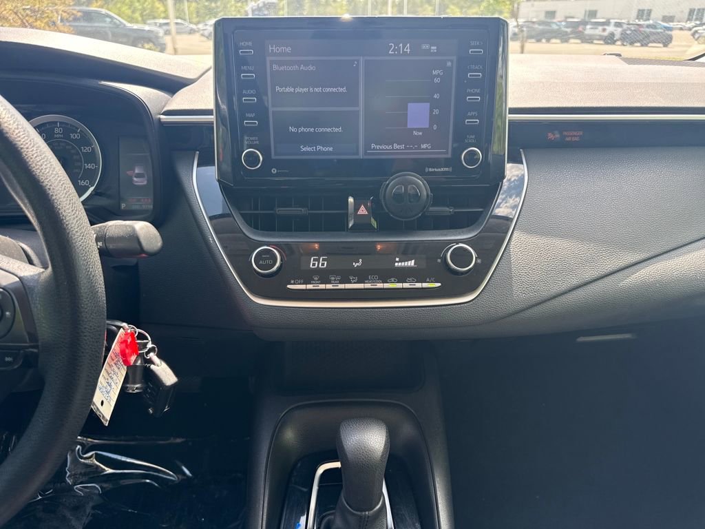 Used 2021 Toyota Corolla LE image 17