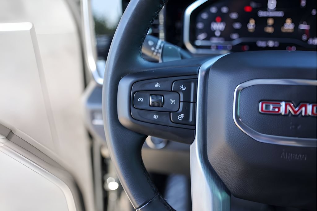Used 2024 GMC Sierra 1500 SLT AWD/4WD image 17