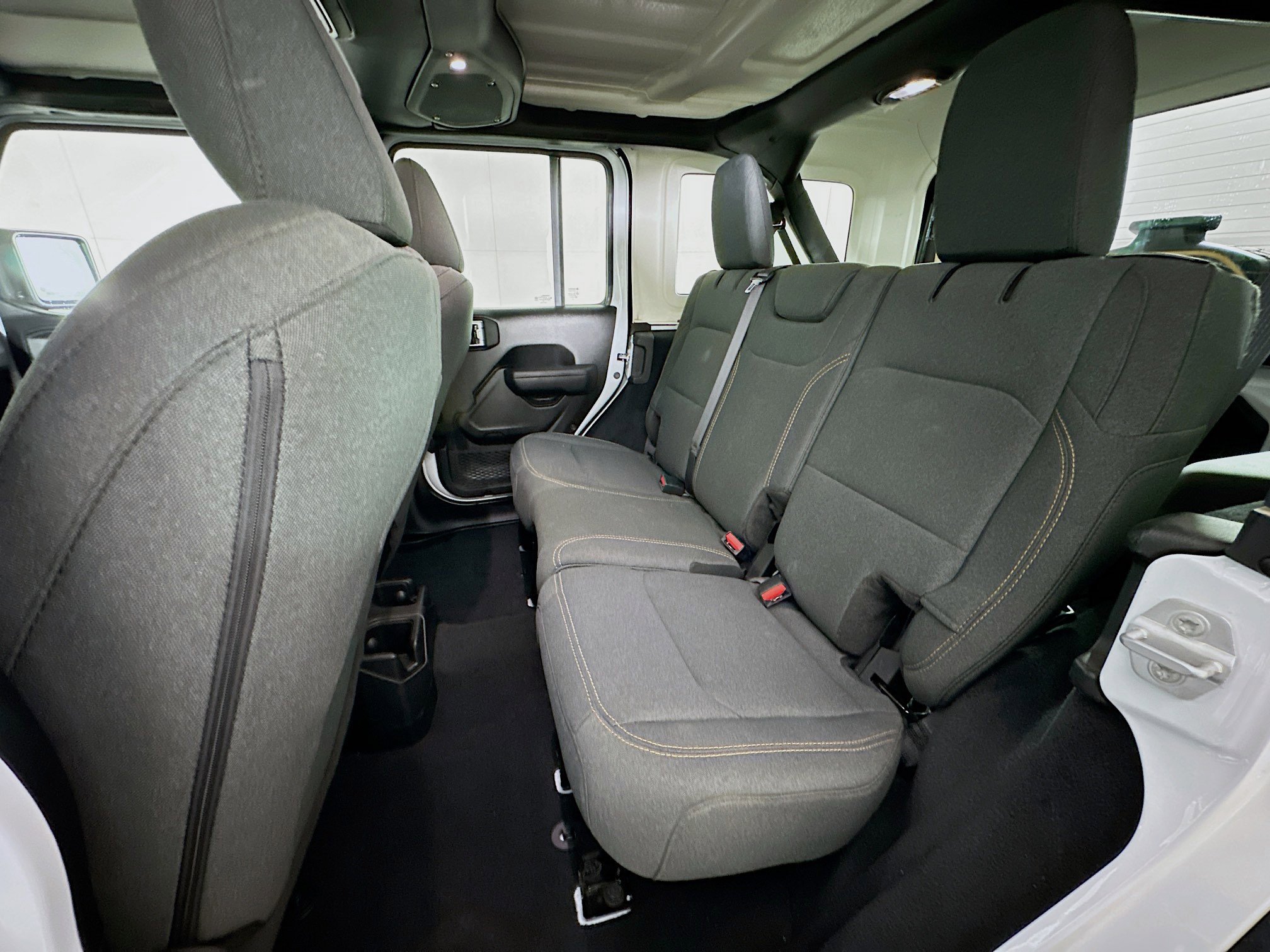 Used 2025 Jeep Wrangler Willys image 25