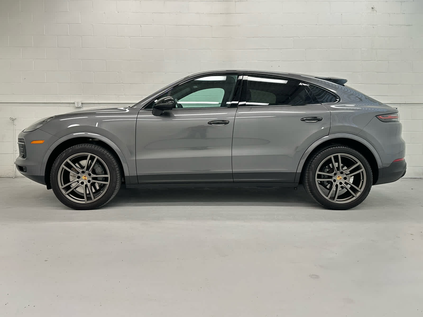 Used 2020 Porsche Cayenne S AWD/4WD image 3