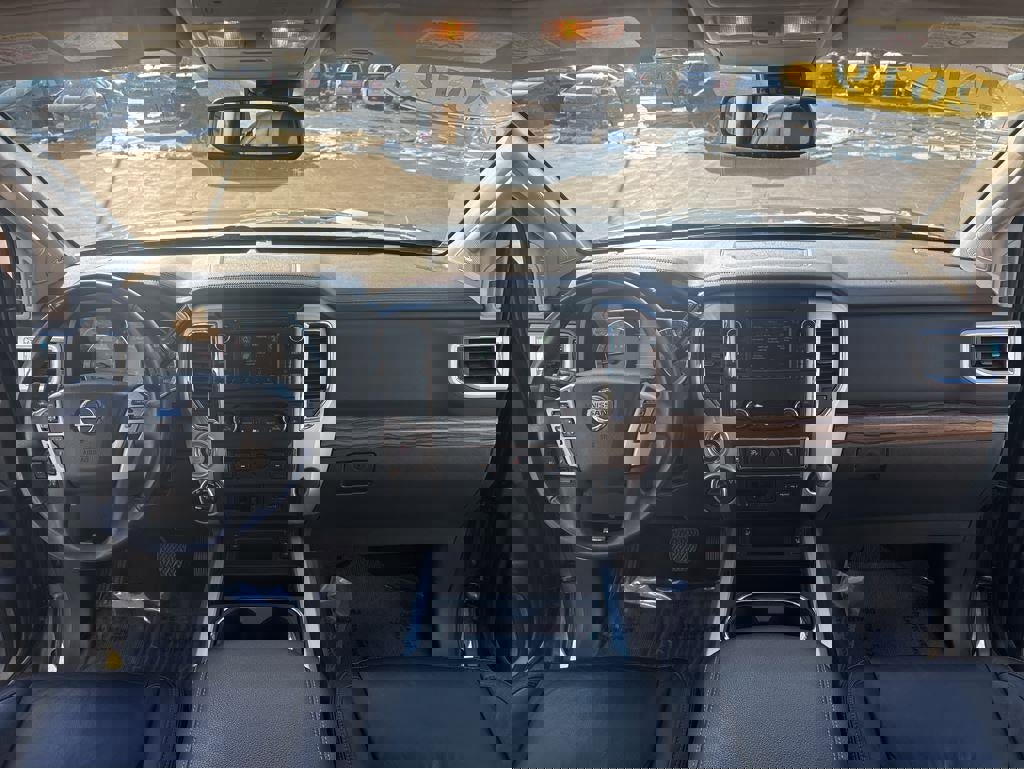 Used 2019 Nissan Titan SL w/ Chrome Package image 17