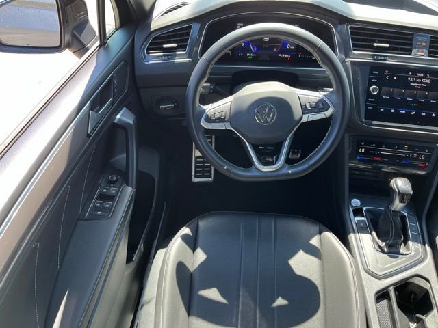 Used 2023 Volkswagen Tiguan SE R-Line image 13