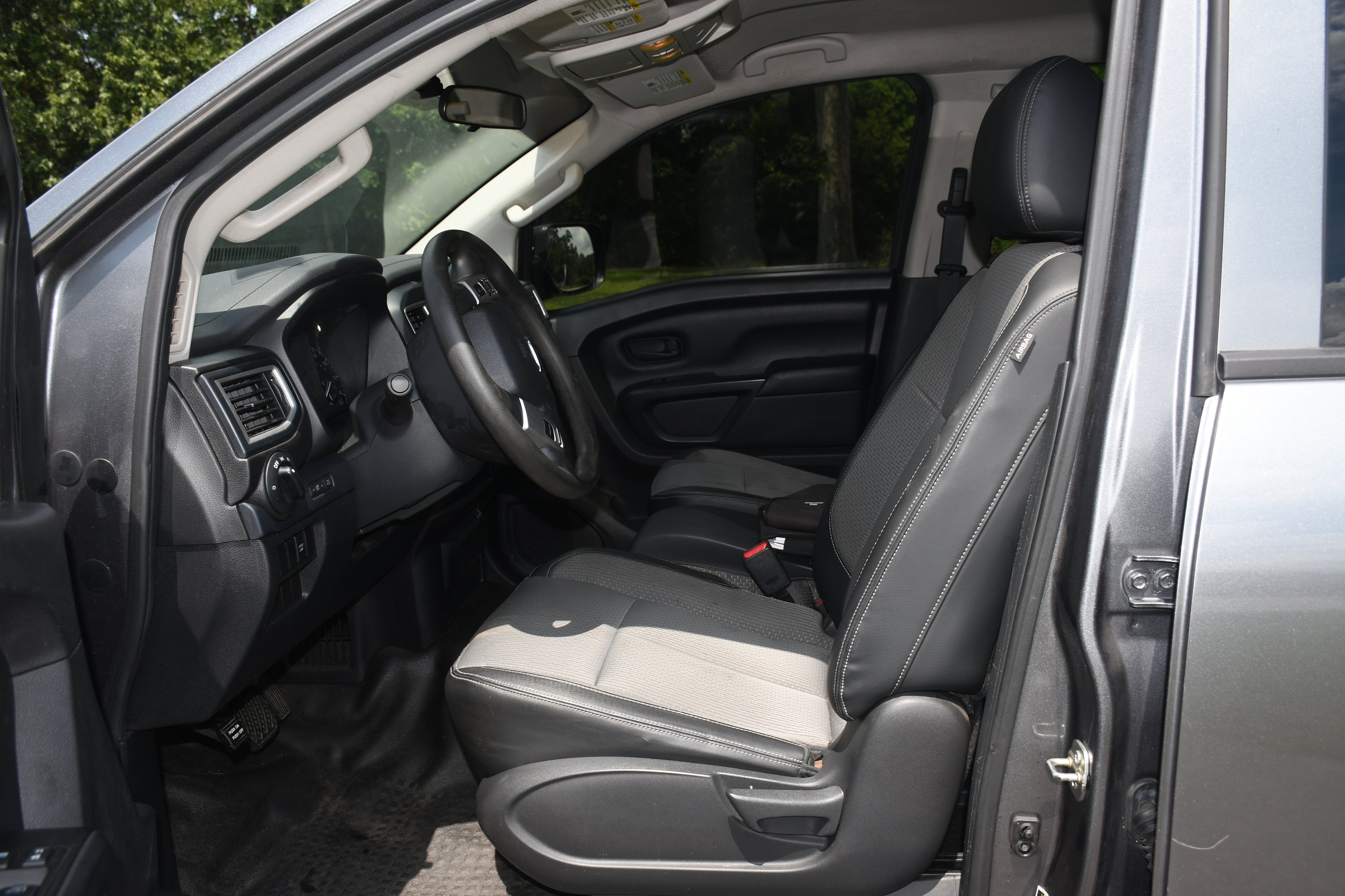 Used 2017 Nissan Titan S RWD image 7