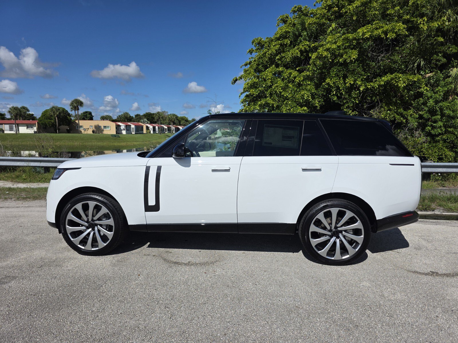 New 2026 Land Rover Range Rover SE AWD/4WD image 7