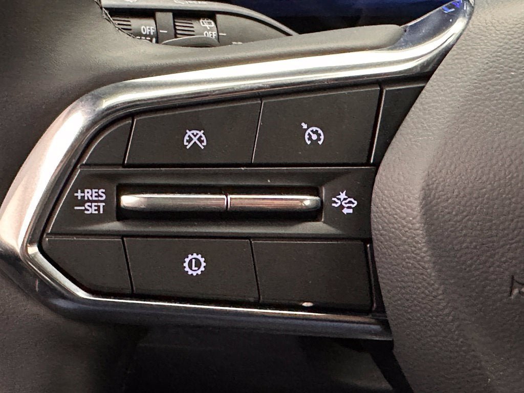 Used 2026 Chevrolet Equinox LT FWD image 9