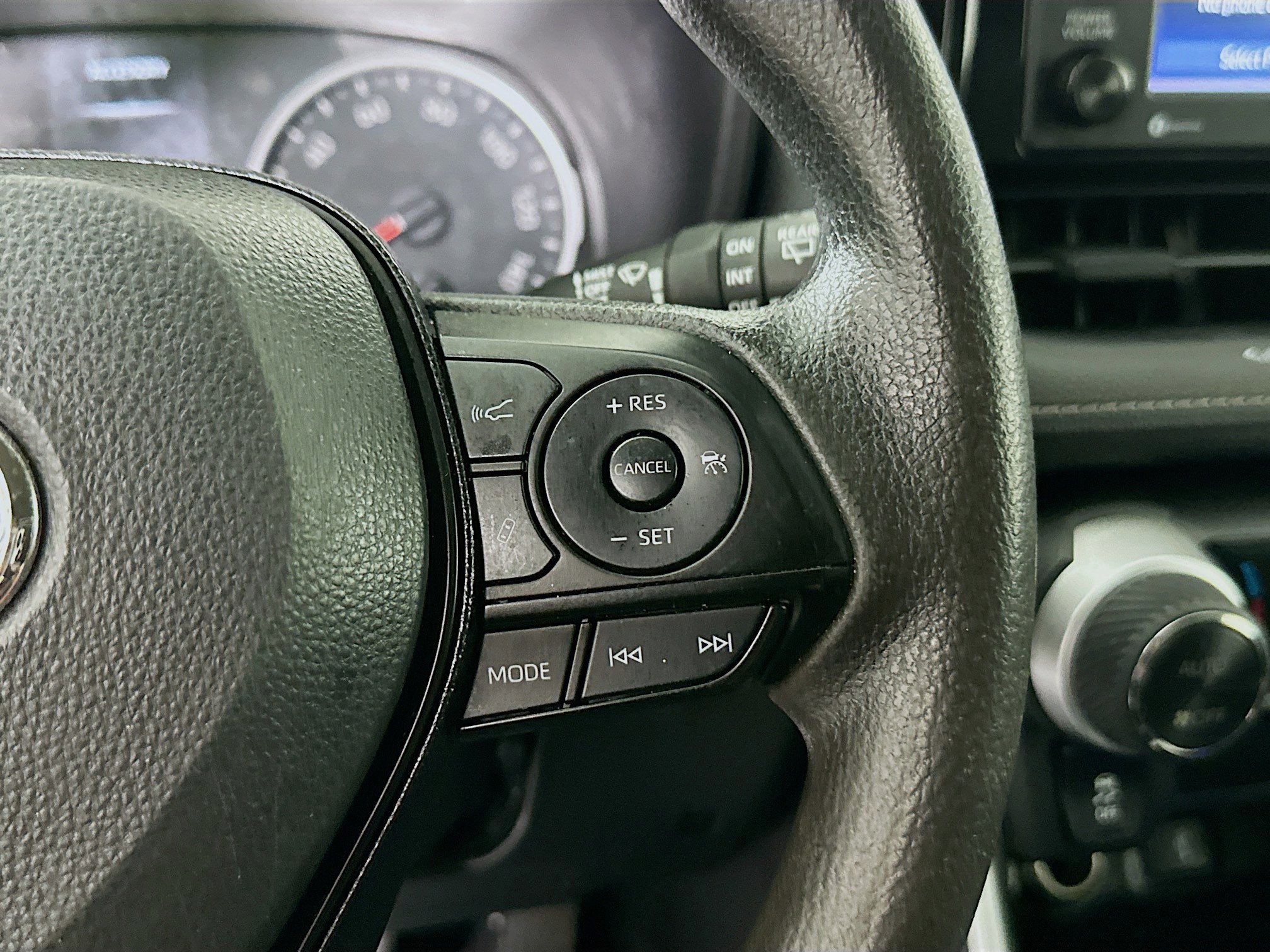 Used 2021 Toyota RAV4 XLE image 17