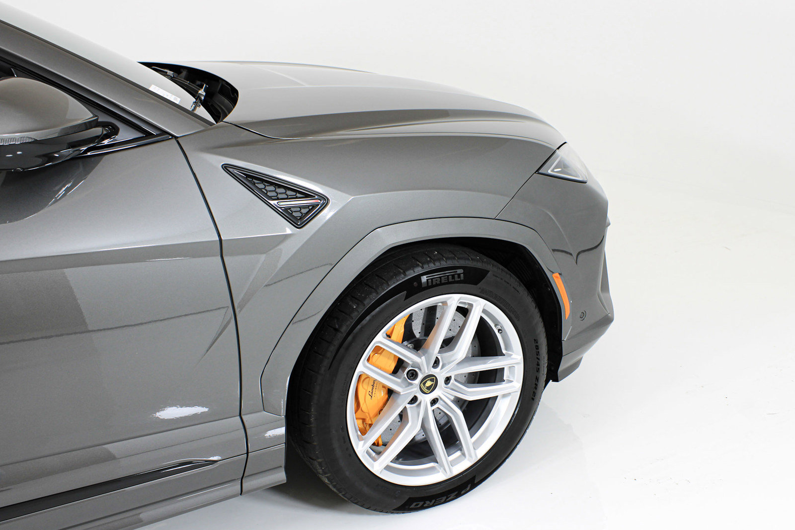 Used 2025 Lamborghini Urus SE AWD/4WD image 11