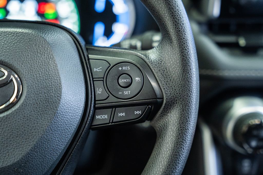 Used 2025 Toyota RAV4 XLE image 23