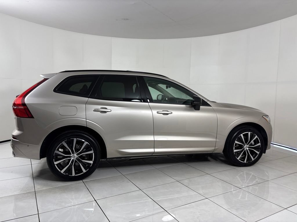 Used 2023 Volvo XC60 B5 Plus w/ Protection Package Premier AWD/4WD image 6