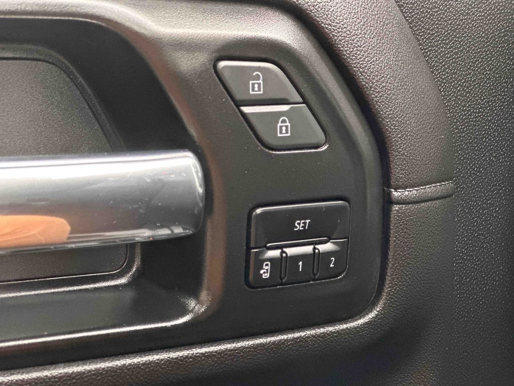Used 2022 Chevrolet Silverado 2500 LTZ w/ LTZ Plus Package AWD/4WD image 31