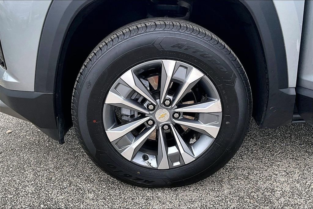 Used 2025 Chevrolet Equinox LT image 11