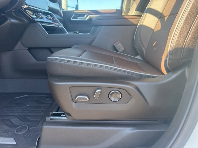 New 2026 GMC Sierra 2500 Denali w/ Denali Reserve Package image 14