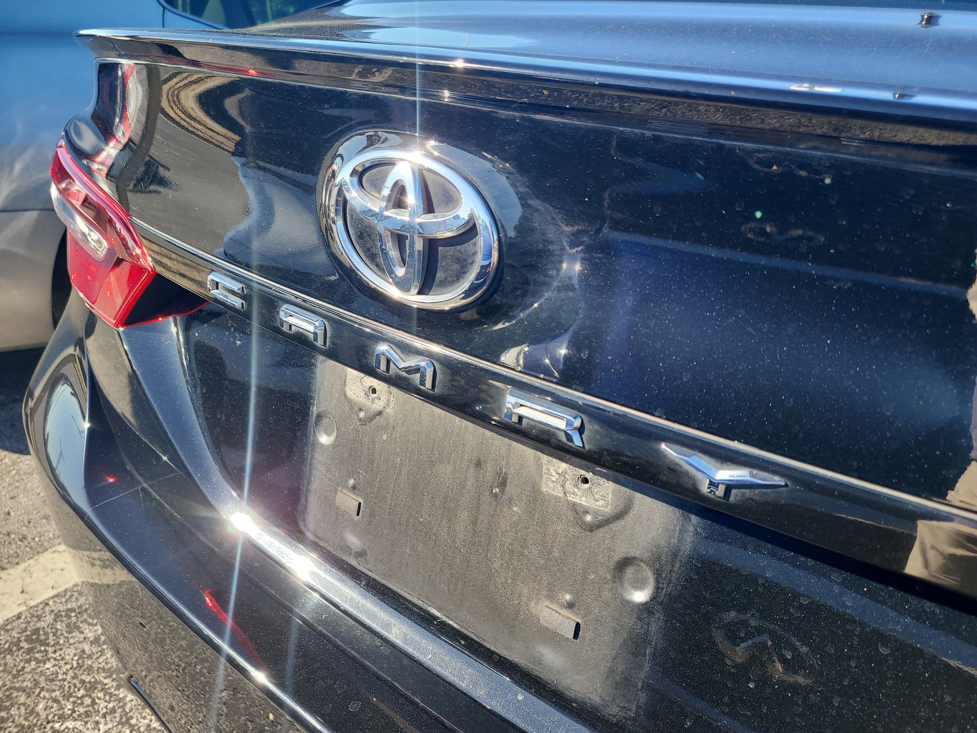 Used 2022 Toyota Camry SE FWD image 11