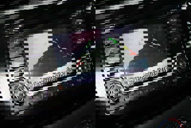 Used 2017 Nissan Sentra SR w/ SR Midnight Edition image 17