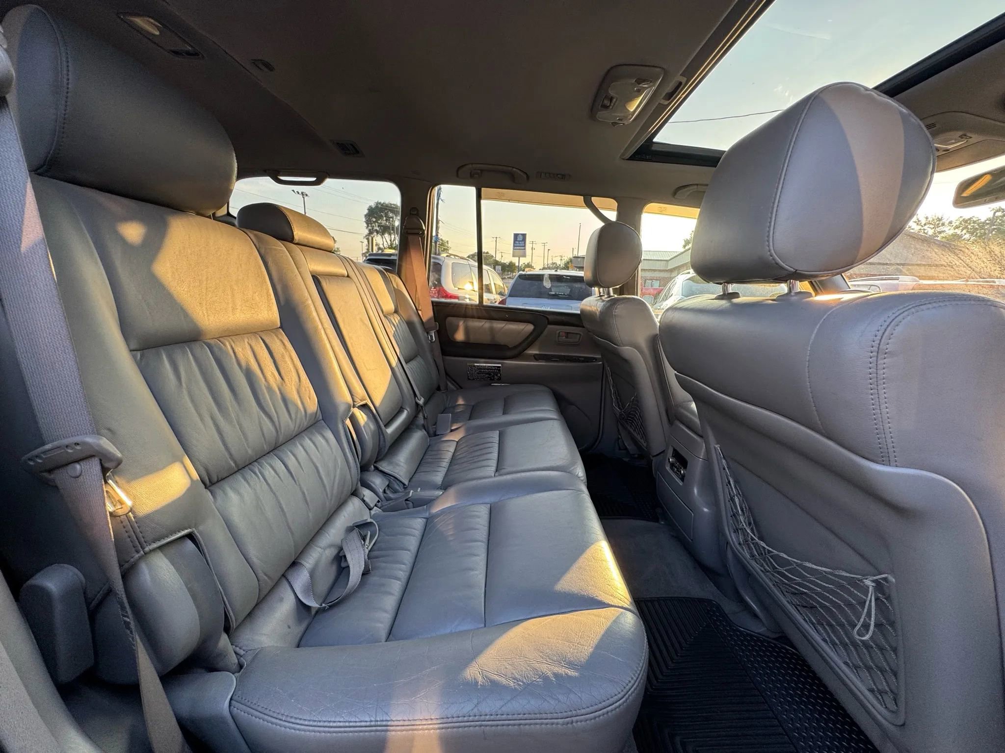 Used 2004 Toyota Land Cruiser image 25