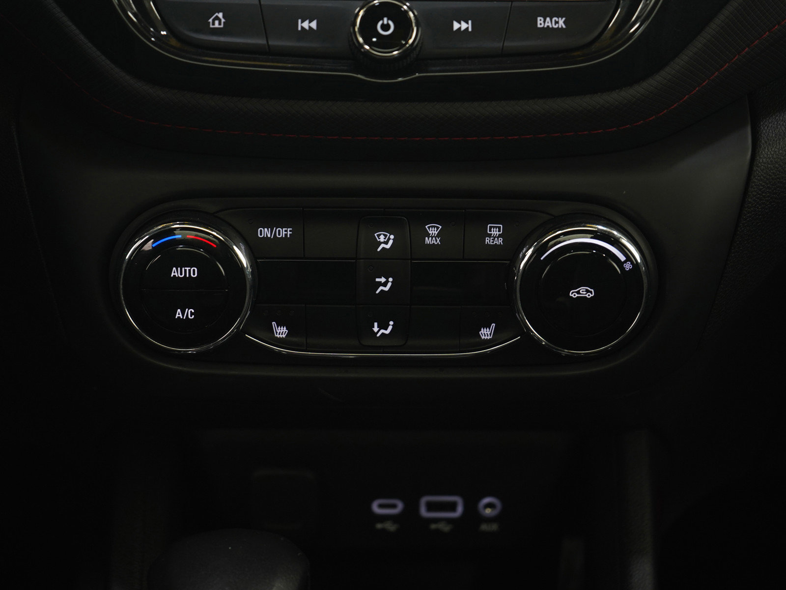 Used 2021 Chevrolet TrailBlazer RS w/ Sun and Liftgate Package AWD/4WD image 19