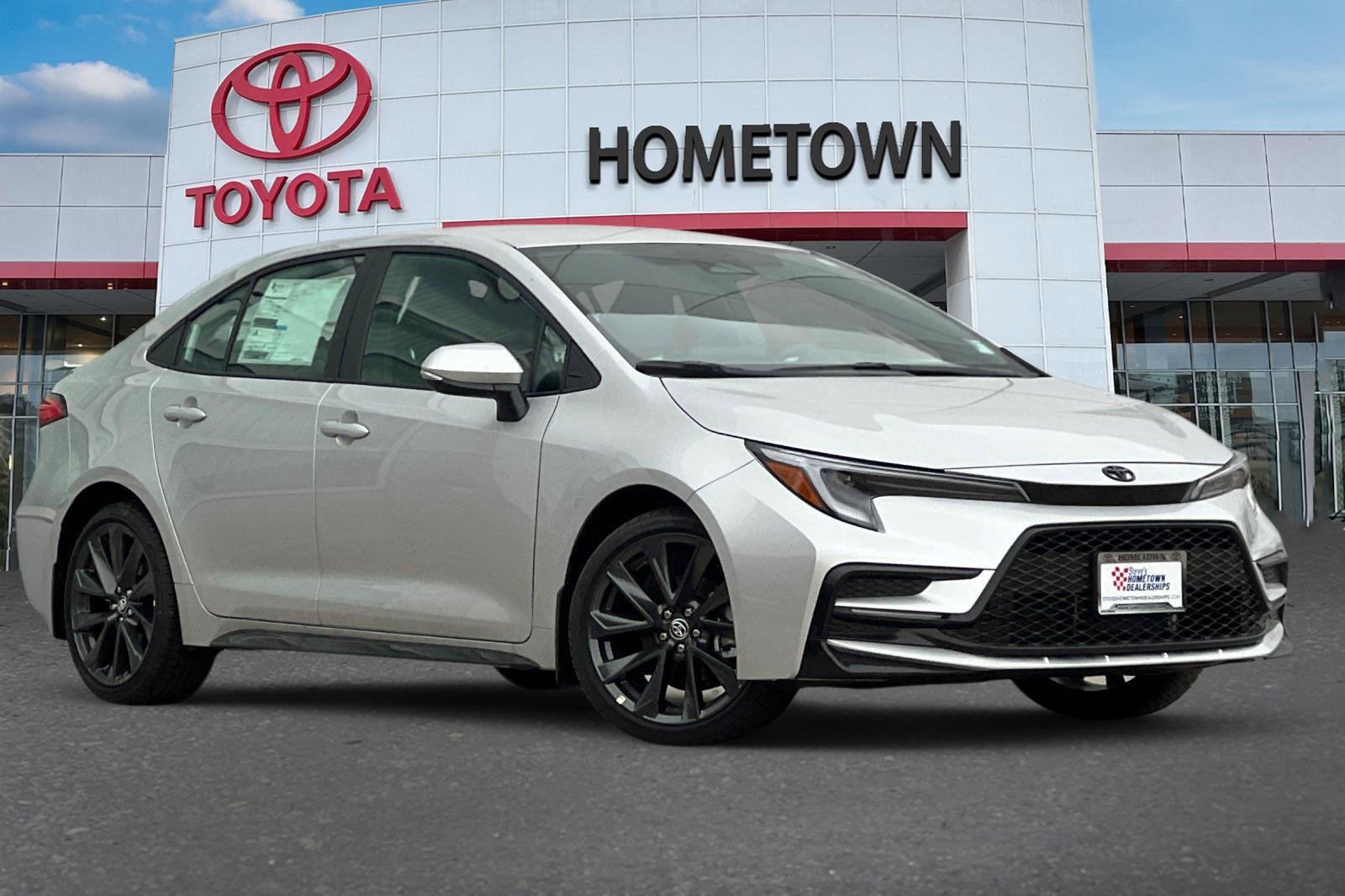 Used 2025 Toyota Corolla SE image 2