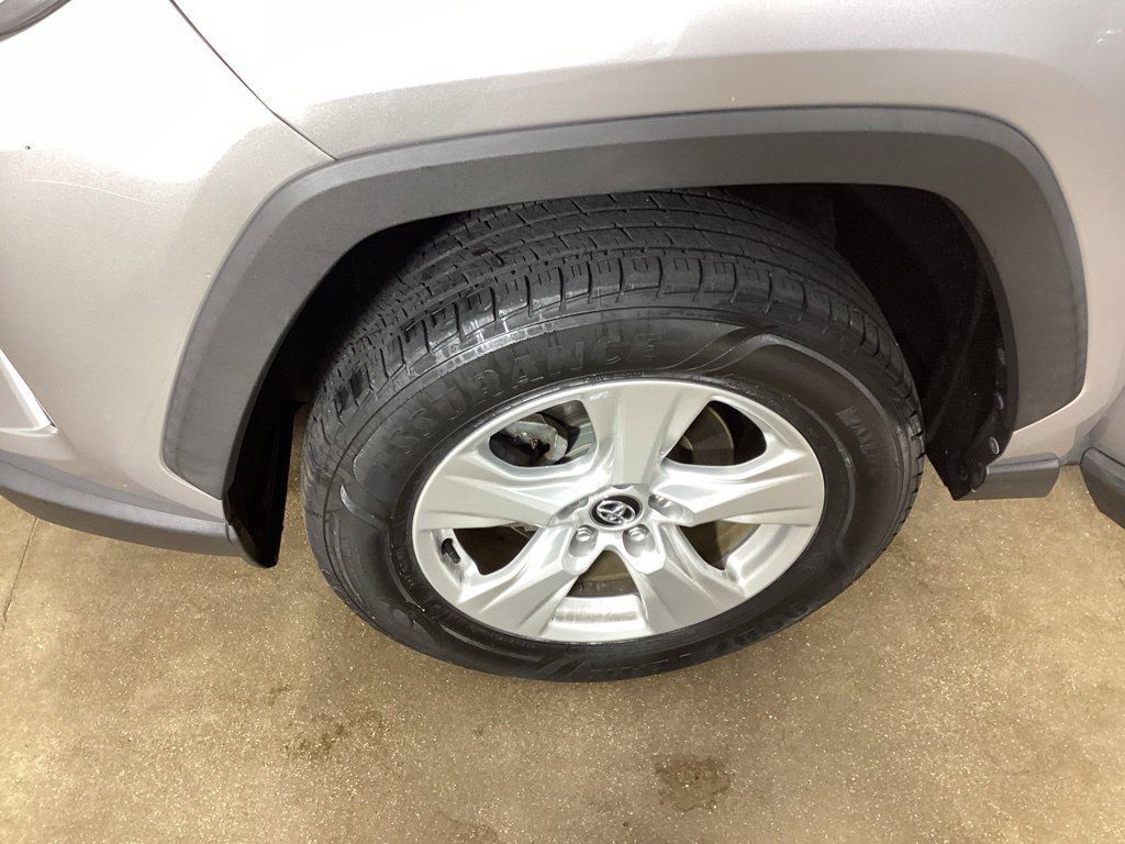 Used 2020 Toyota RAV4 XLE AWD/4WD image 26