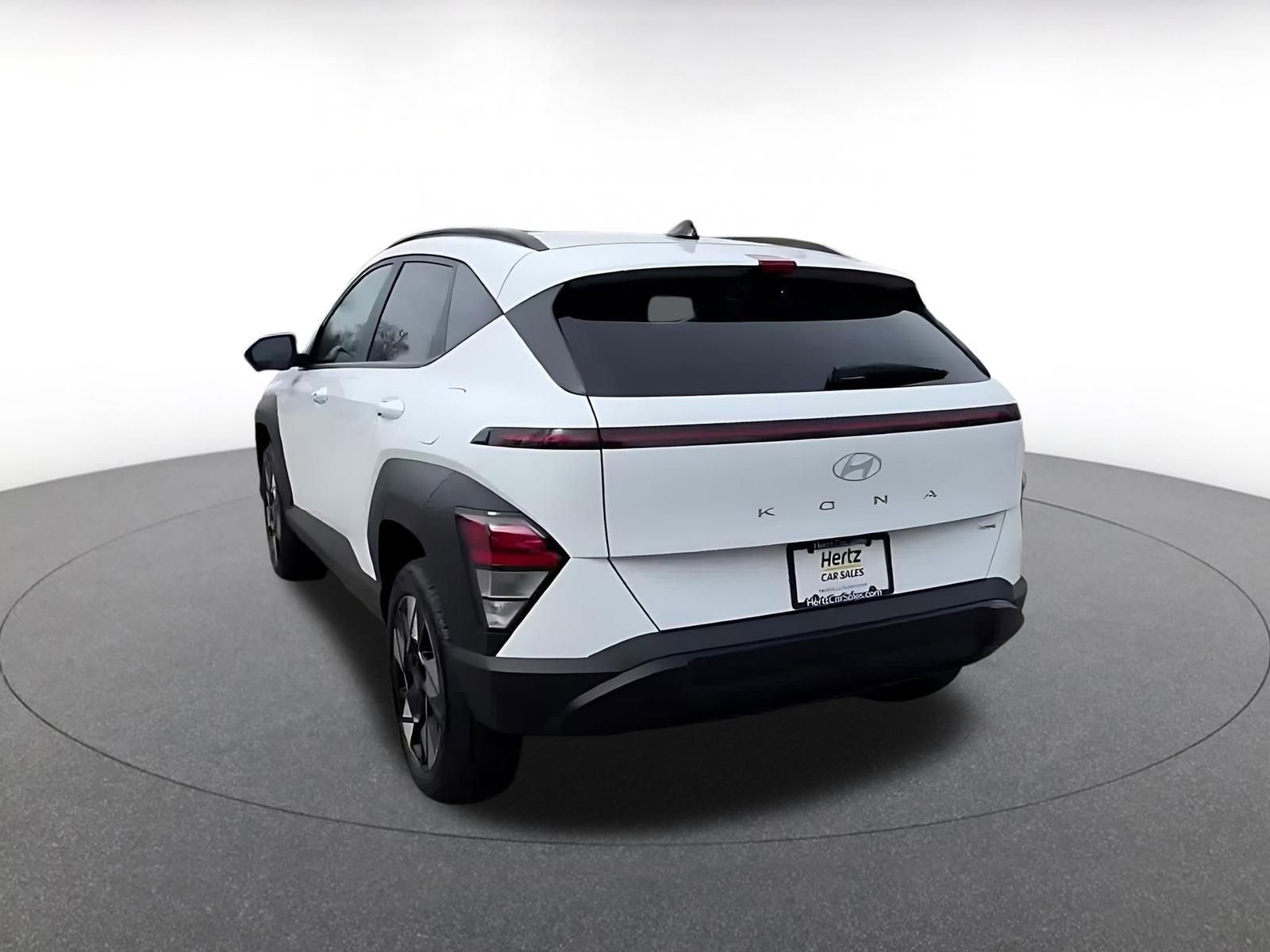 Used 2025 Hyundai Kona SEL image 11