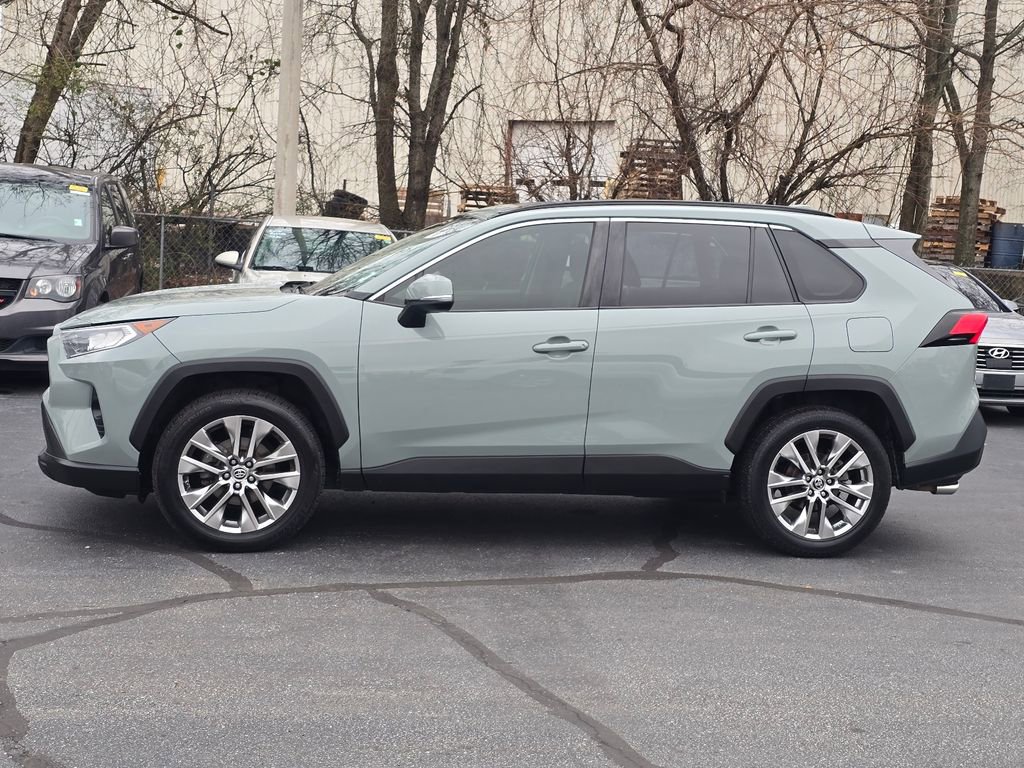Used 2019 Toyota RAV4 XLE Premium image 6