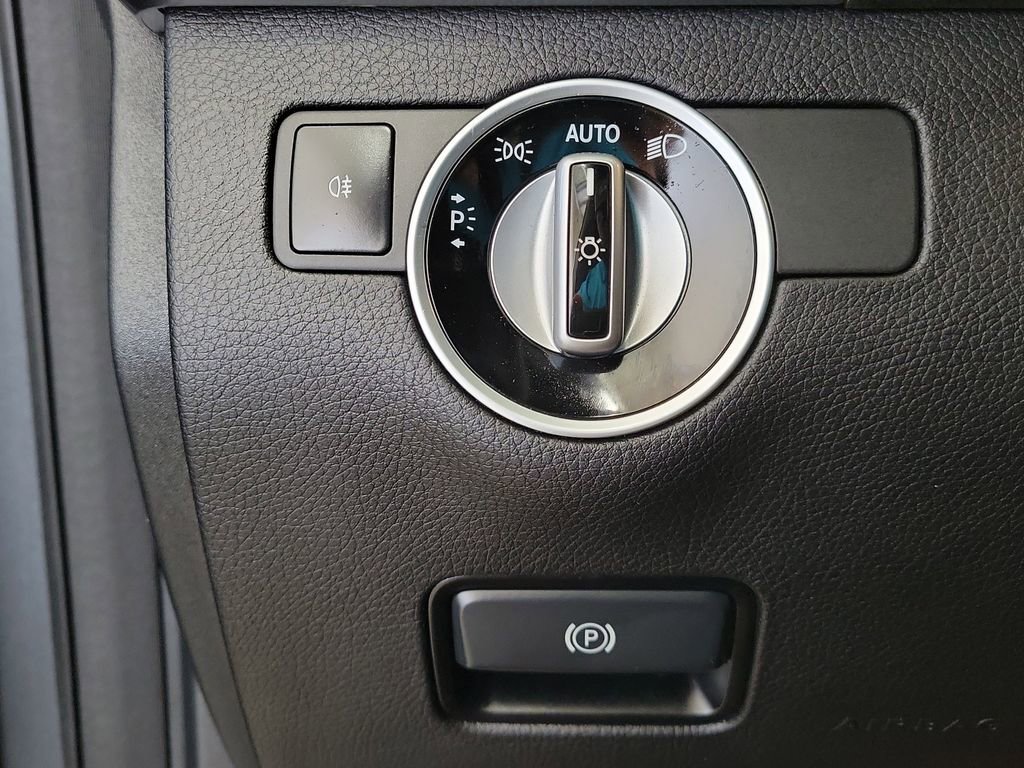 Used 2018 Mercedes-Benz GLE 350 4MATIC image 34