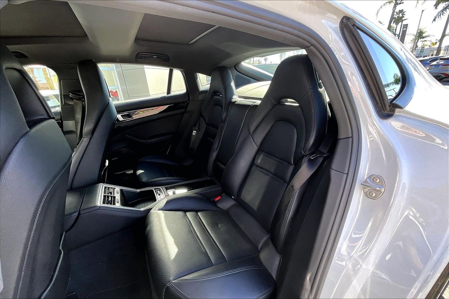 Used 2022 Porsche Panamera image 26