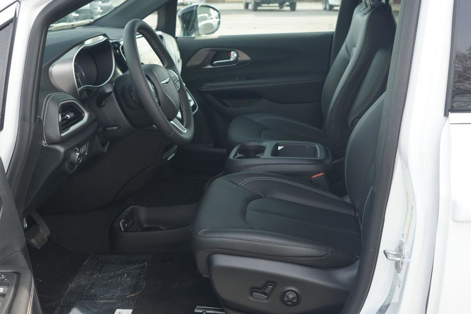 New 2026 Chrysler Pacifica Select image 19