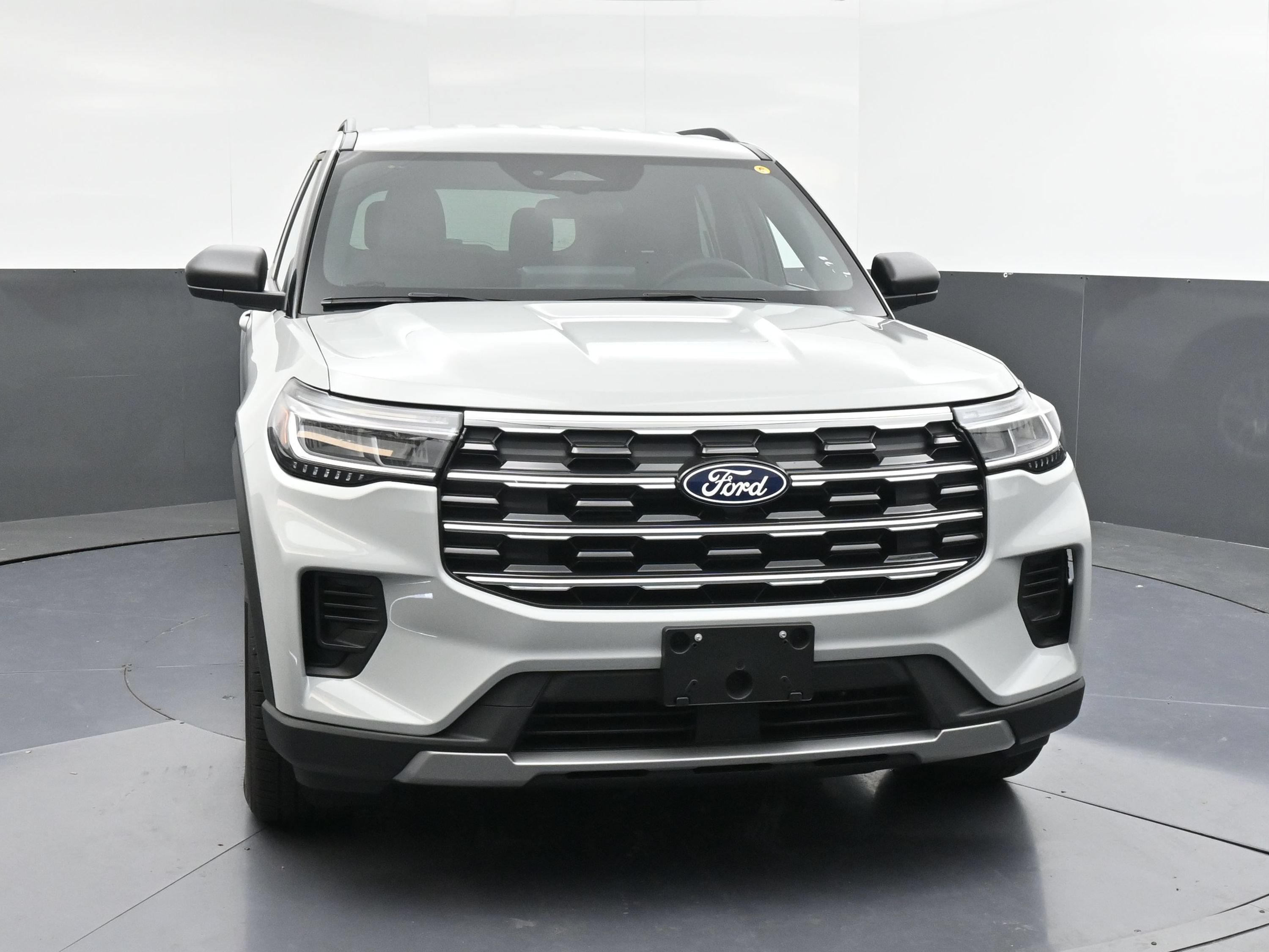 New 2027 Ford Explorer Active RWD image 2