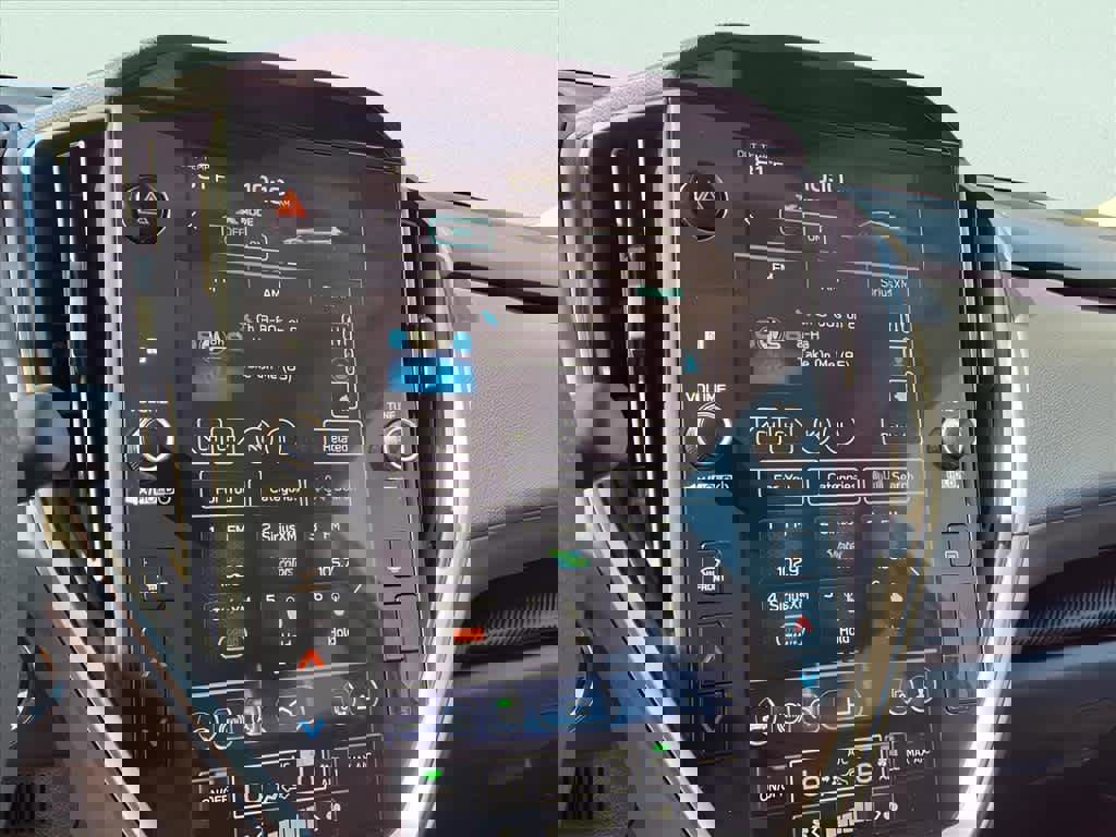 Used 2024 Subaru Crosstrek 2.0i Premium image 16