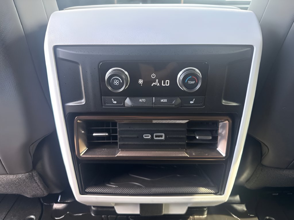 Used 2025 GMC Hummer EV 2X w/ LPO, Sport Package AWD/4WD image 16
