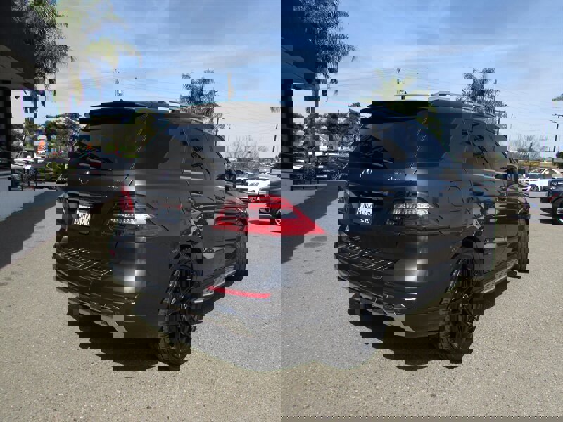 Used 2014 Mercedes-Benz ML 550 4MATIC image 4