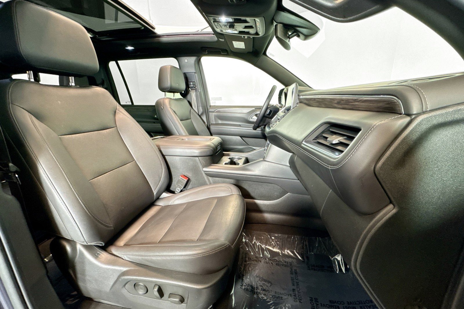 Used 2022 Chevrolet Suburban LT w/ Luxury Package image 28