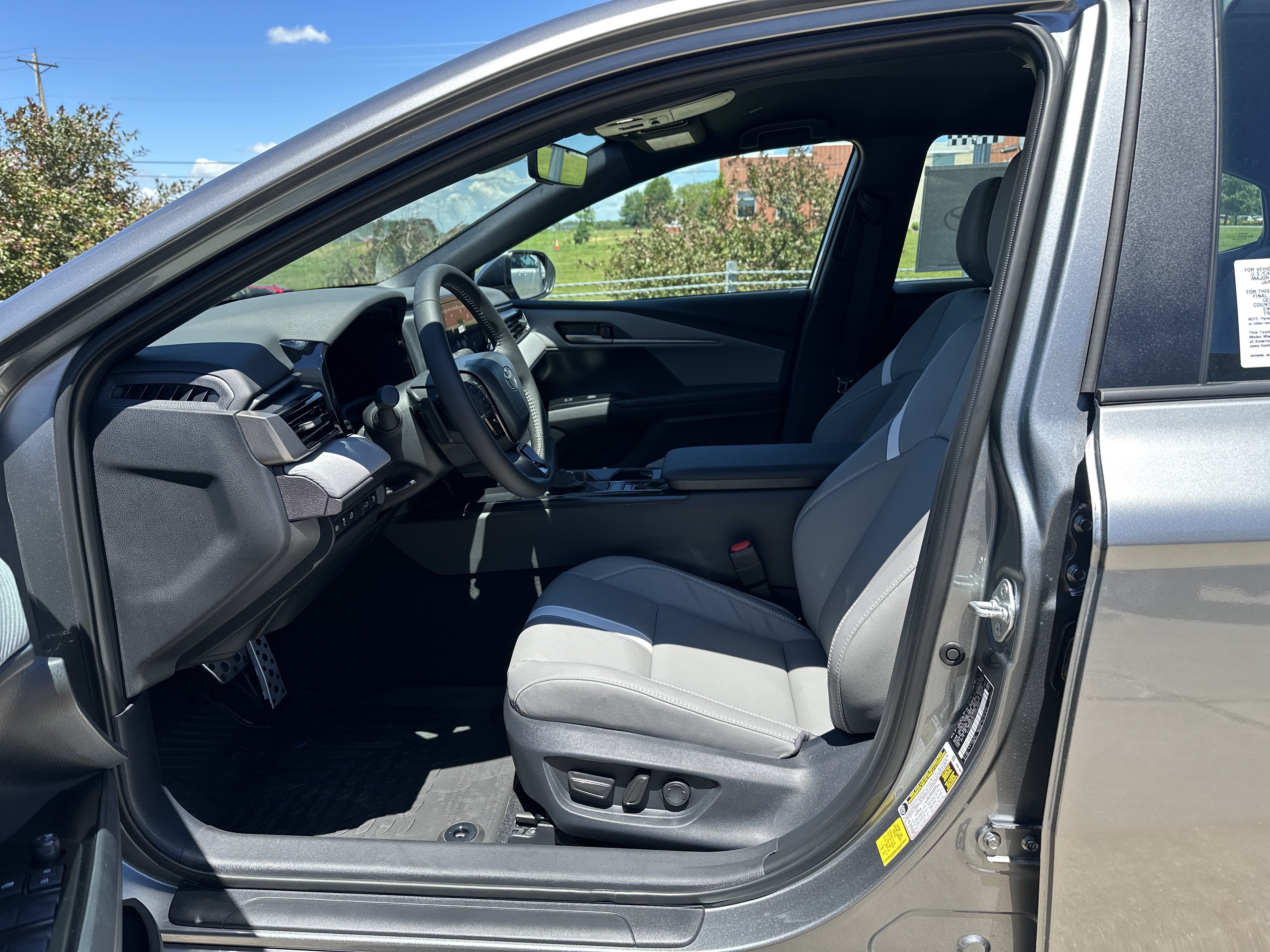 New 2026 Toyota Camry SE w/ Convenience Package FWD image 11
