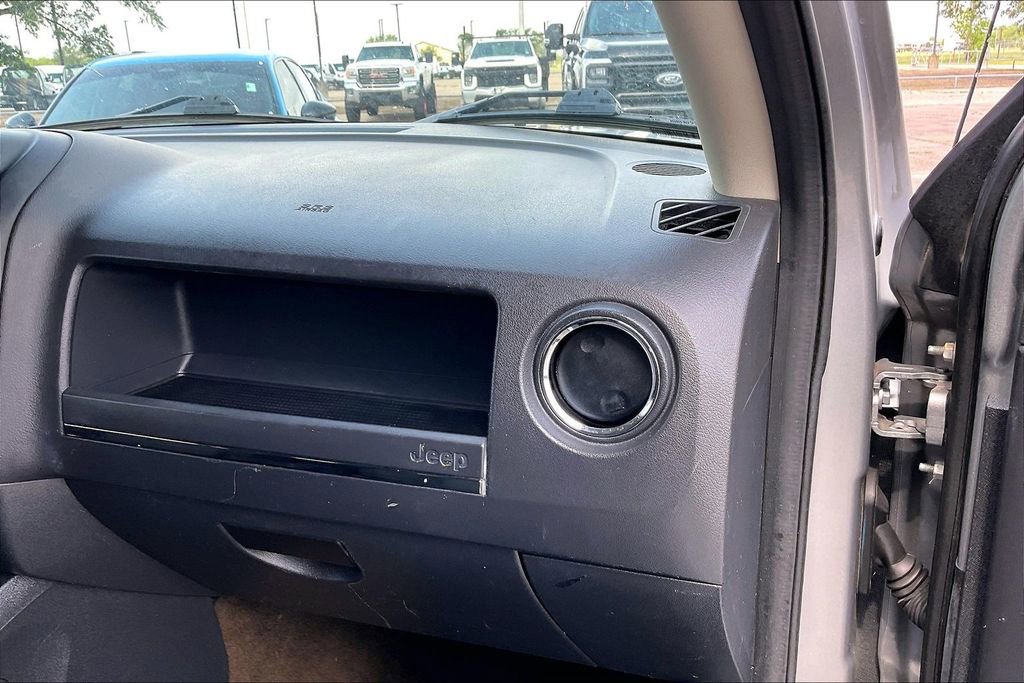 Used 2016 Jeep Patriot Sport FWD image 22