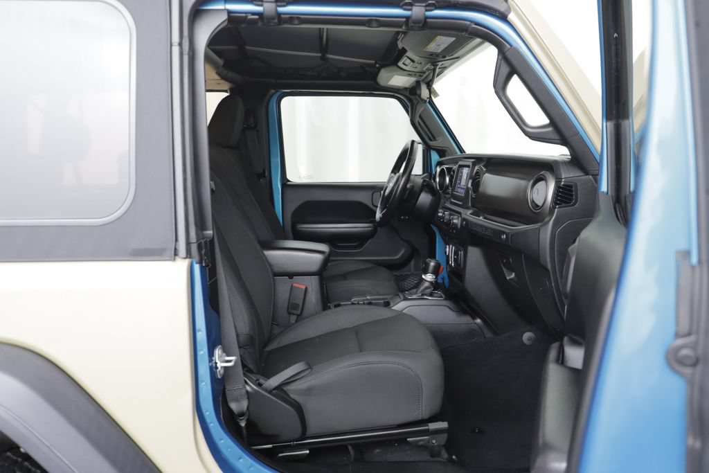 Used 2019 Jeep Wrangler Sport AWD/4WD image 18