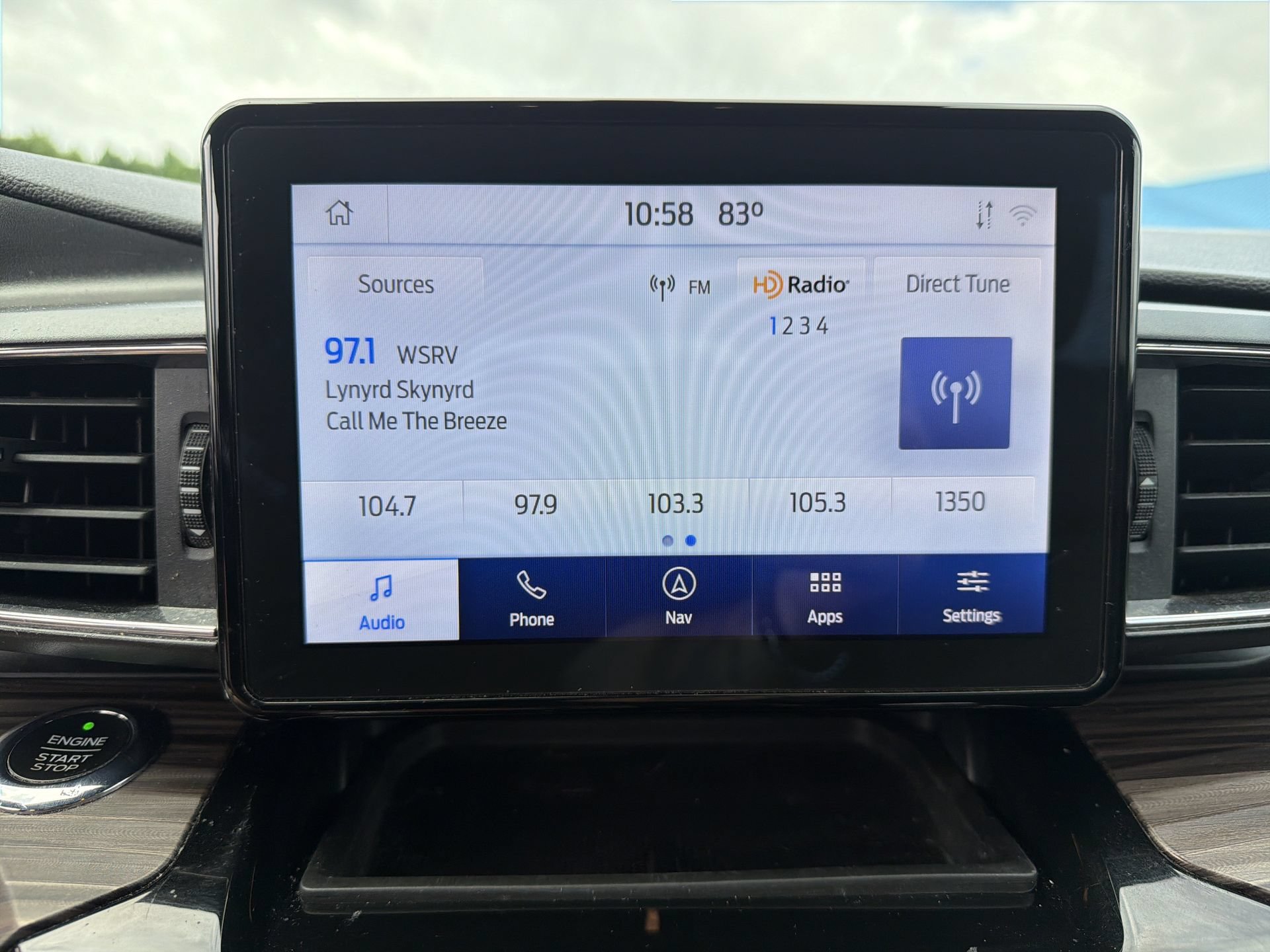 Used 2021 Ford Explorer Limited w/ Equipment Group 301A RWD image 6